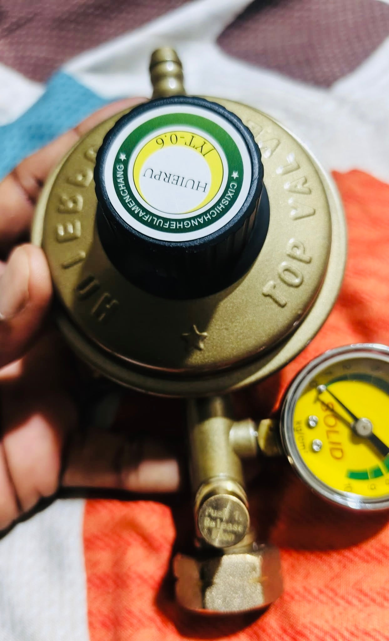 Détendeur de gaz butane avec manomètre+ Anti-Fuite Qualité Supérieure.